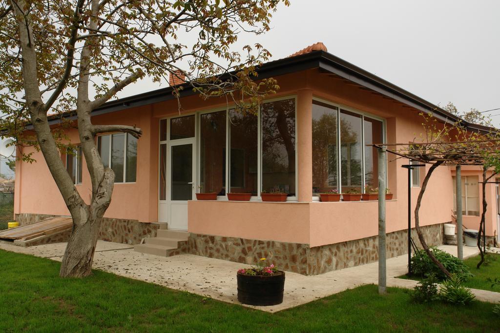 Nadya Holiday Home Krapets  Exterior photo